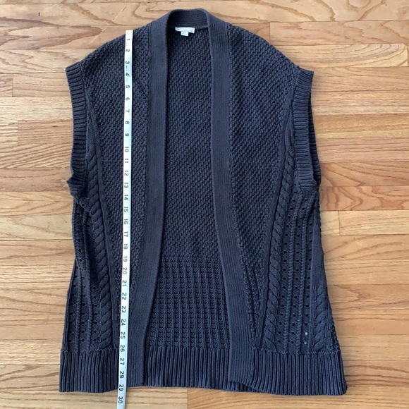 Gap knit long sleeveless cardigan 🍁 - Picture 7 of 8